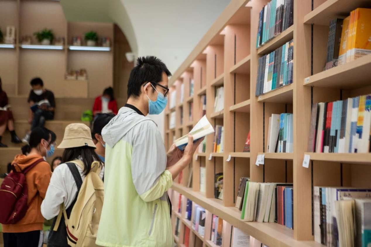 迎接世界读书日,深圳书城打造全民惠读季_读者_市民_好书