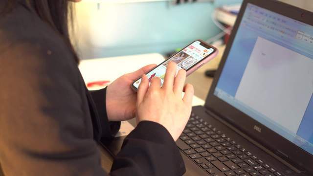 今天上班你摸鱼了吗网友公司查手机用电量准备两个手机呢