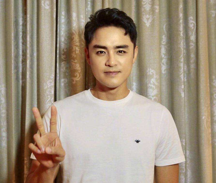 原创明道40岁生日首次现身与父母同框面容憔悴惹人心疼