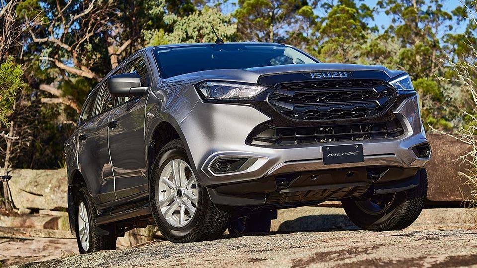 五十铃mux牧游侠新增汽油版想想还是皮卡更香