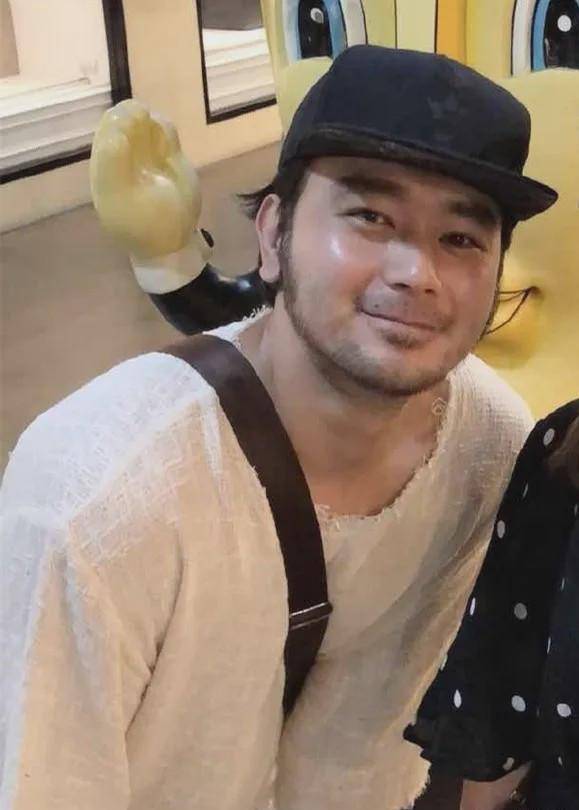 原创一线小花自曝干爹竟是童年男神