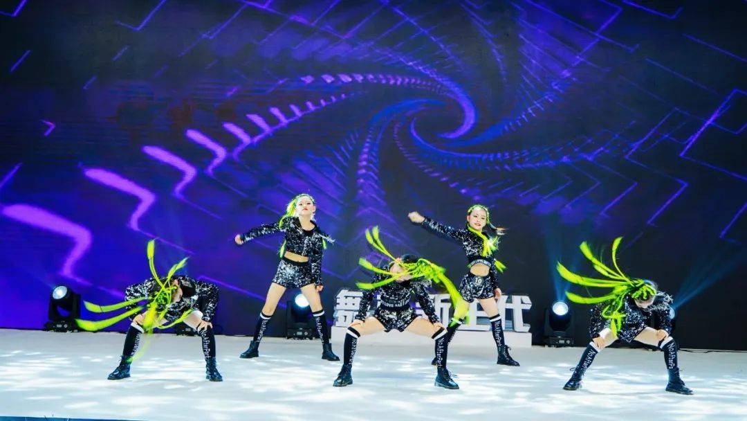 舞林新生代广州晋级赛火爆开启汇聚舞林高手角逐舞林之星