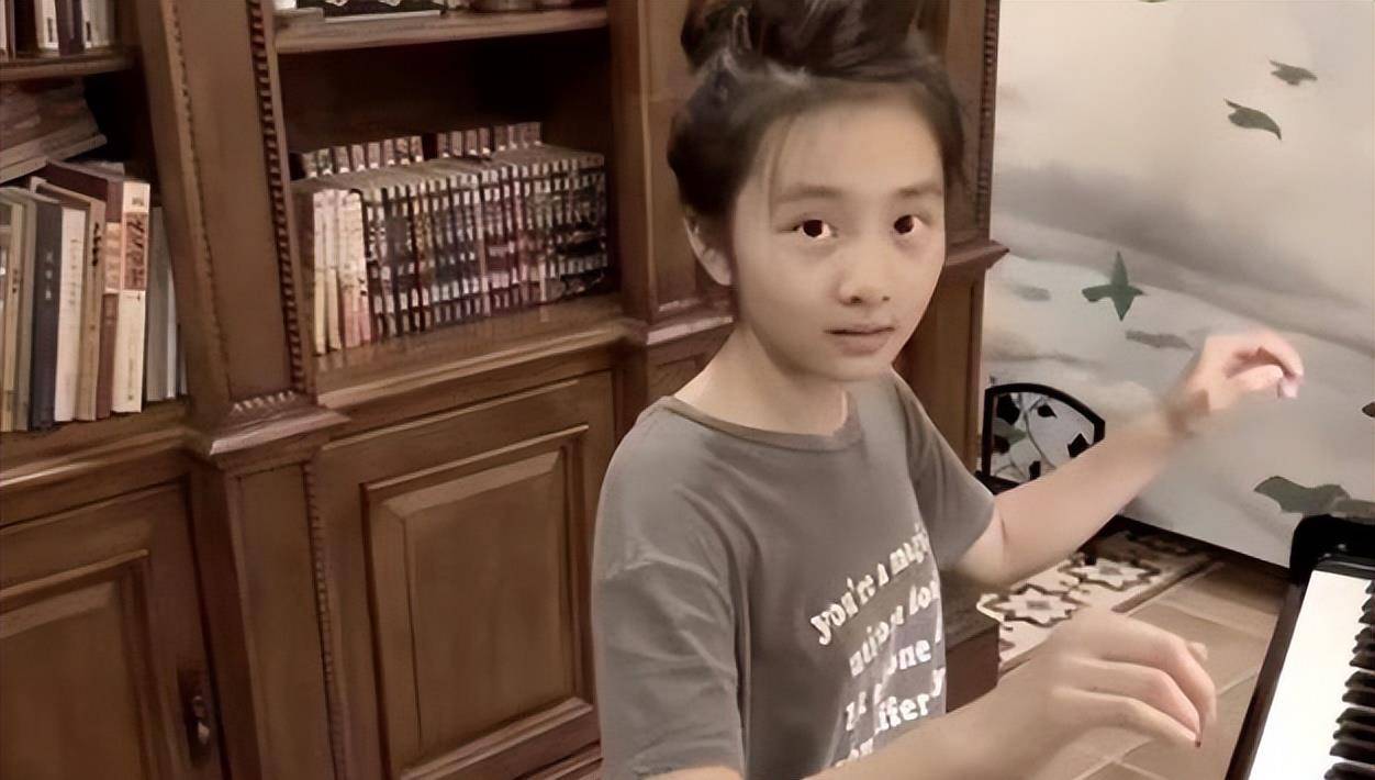 黄磊14岁女儿黄多多被爆料,"国民闺女"的背后,更多的是不快乐_孩子