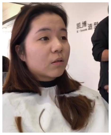 原创大胖脸女生夏天留长发油腻还显老发型师推荐这款造型年轻10岁