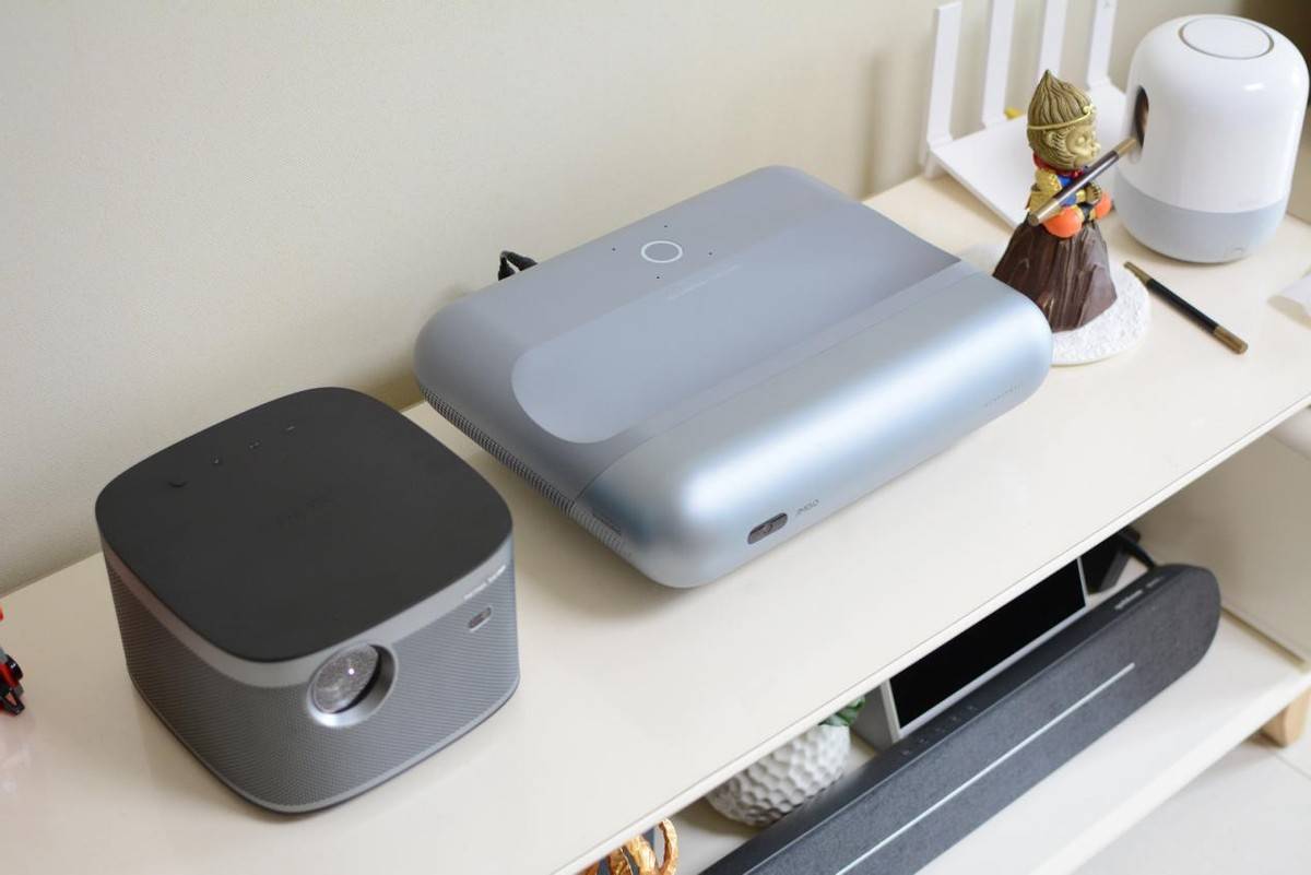 原创长焦和超短焦投影怎么选实测坚果o1pro和极米h3s告诉你答案