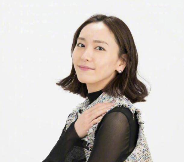 一代国民老婆才33岁竟被骂老阿姨新垣结衣婚后发生了什么