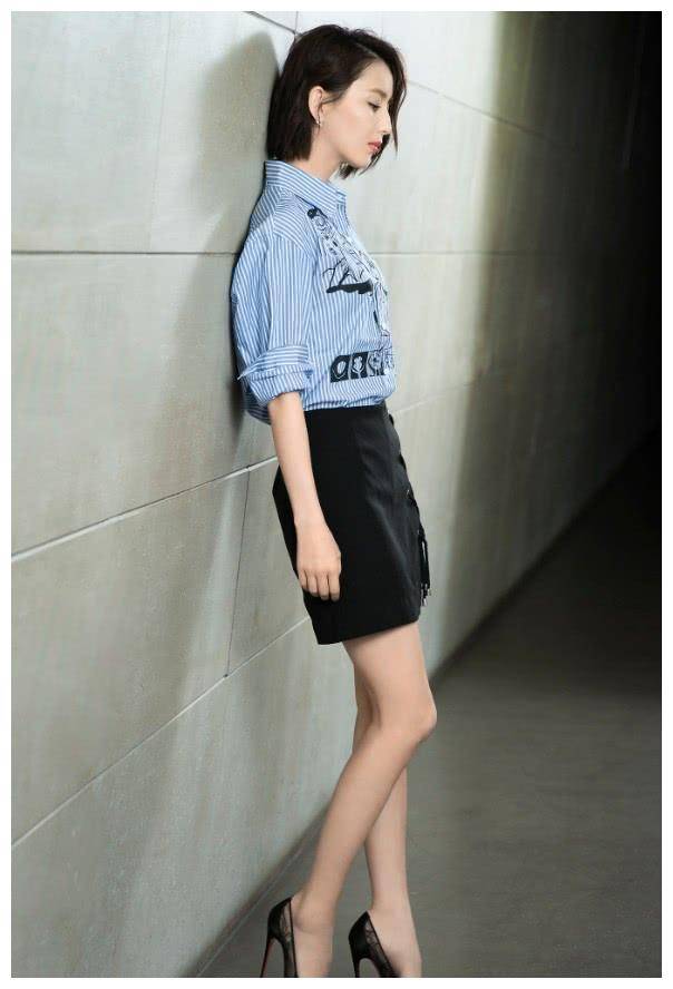 原创阿迪的三条杠过时了佟丽娅的三杠鞋才是新款还能露出脚趾