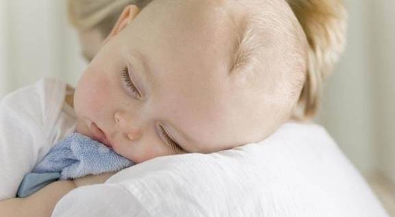 家长注意，孩子睡觉时，若有这三种表现，可能会是个“高智商”