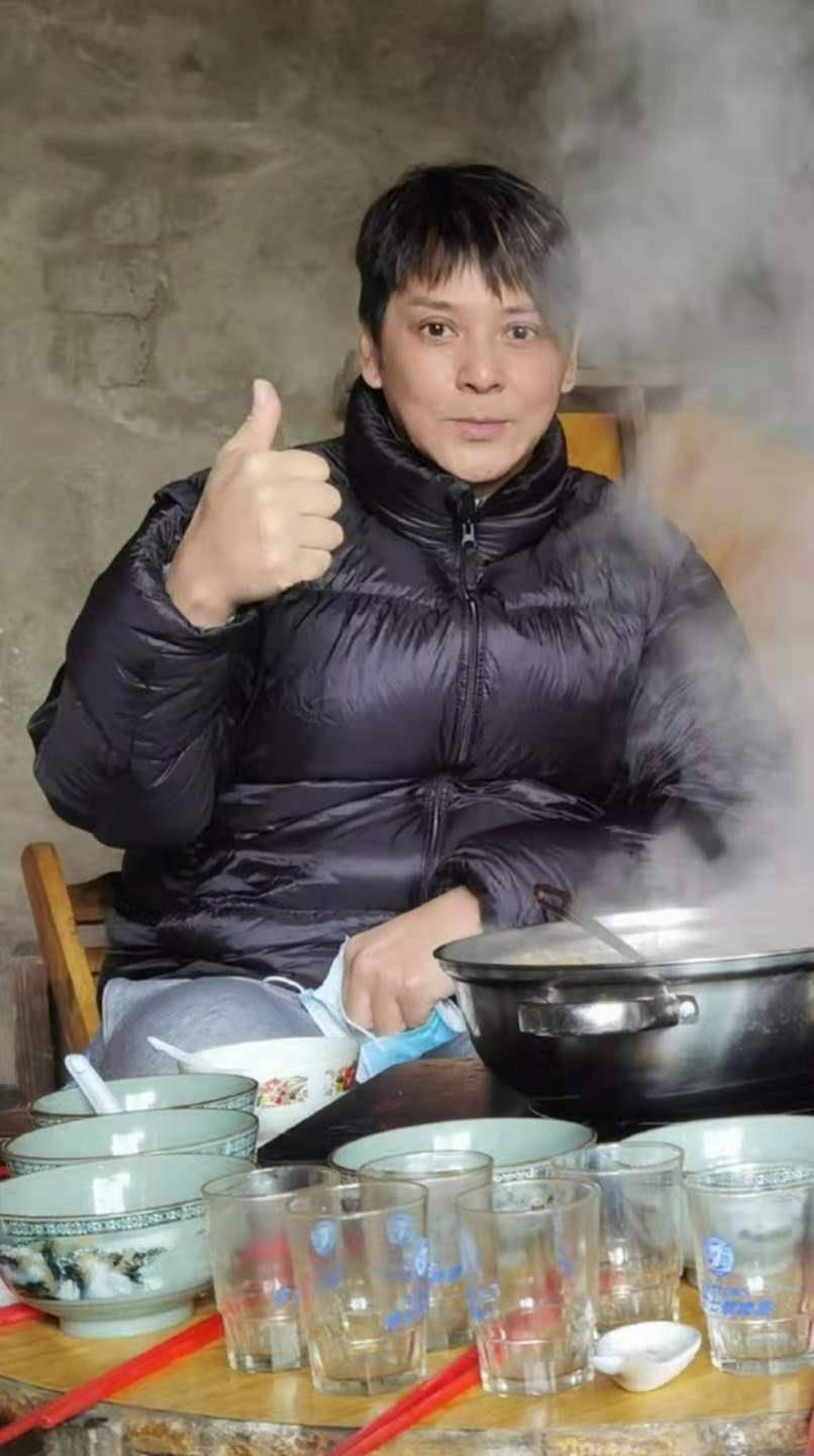 婚后二人共育有一个女儿,不过莫少聪与孙云玲这段婚姻只维持了五年的