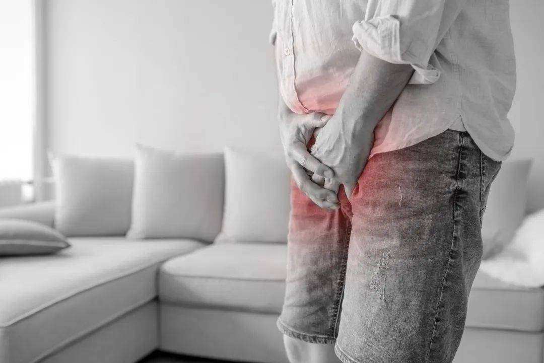 我院泌尿外科主任邱剑光主任医师通过在线直播,针对前列腺癌进行了