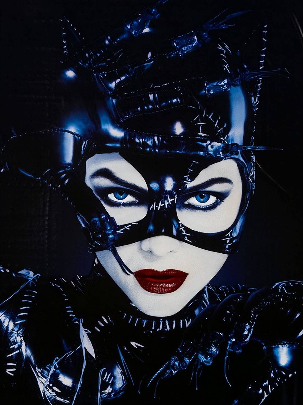 亦正亦邪?只要猫女颜值好,三观跟着五官跑