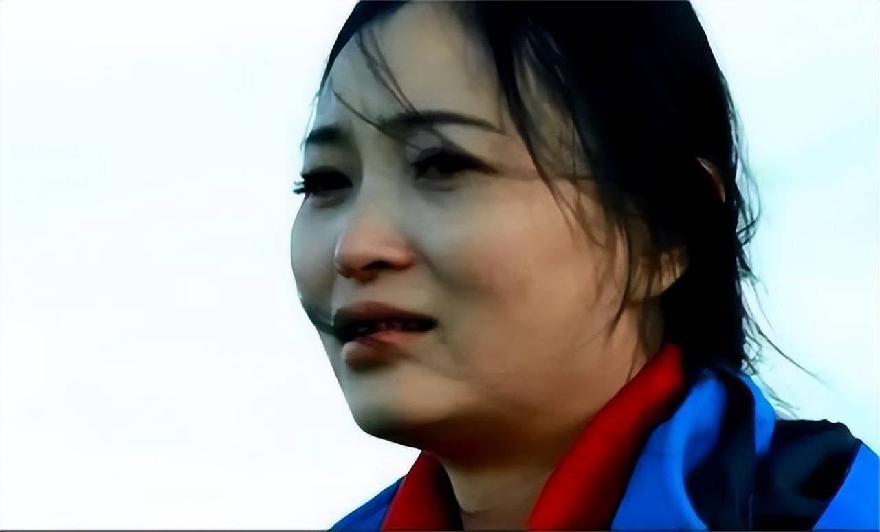 李微漪中国第一狼女十年前卖房救狼养狼十年后与狼再相逢