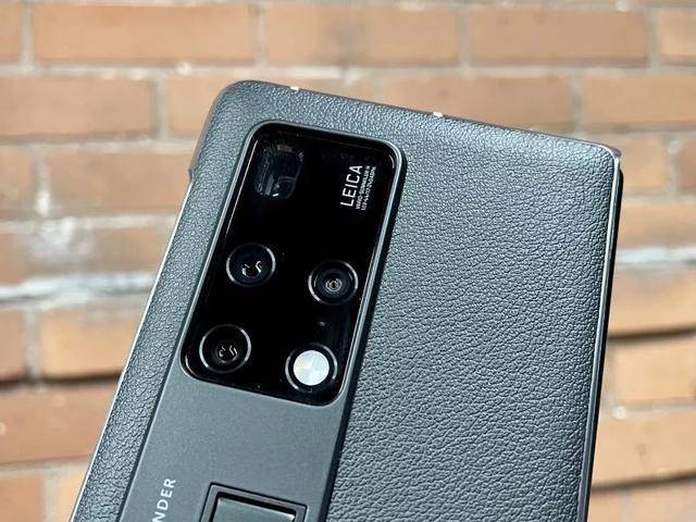 电池容量为4500mah并支持55w华为超级快充,后置摄像头则是5000万像素