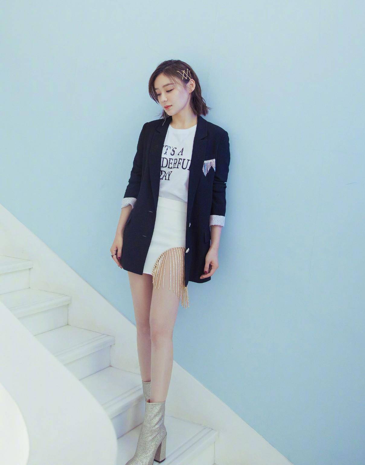 原创袁姗姗这时尚表现力绝了穿薄荷绿毛衣配阔腿裤33岁清新甜美