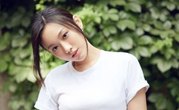 被嘲长相平平老气横秋,脖子鼓起被疑健康问题_邹元清_母亲_网友