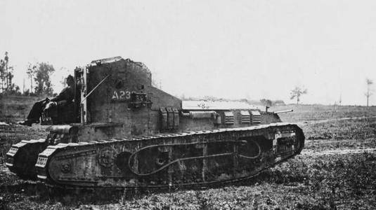 轻型坦克的起源这时候英国人富勒提出了一个跨时代的理念,他主张将