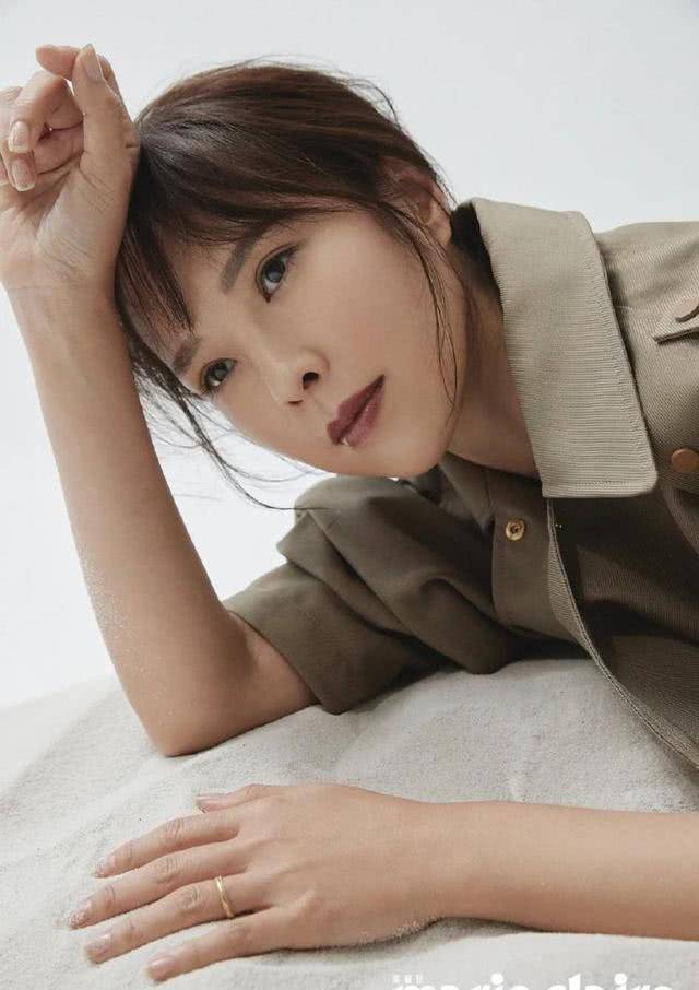 小s都佩服的台湾时尚女神,王晶夸她眼神勾人,45岁光彩照人_天心_燕翎