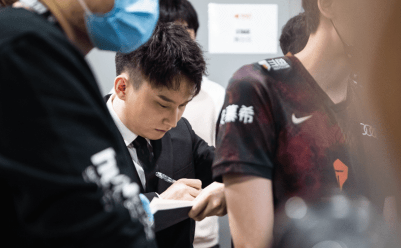 姿态:决赛rng会以3比2拿下,fmvp会是小虎或gala_比赛_wei_因为