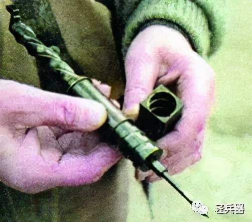 卡拉什尼科夫设计成功的第一支枪:1942年式卡拉什尼科夫