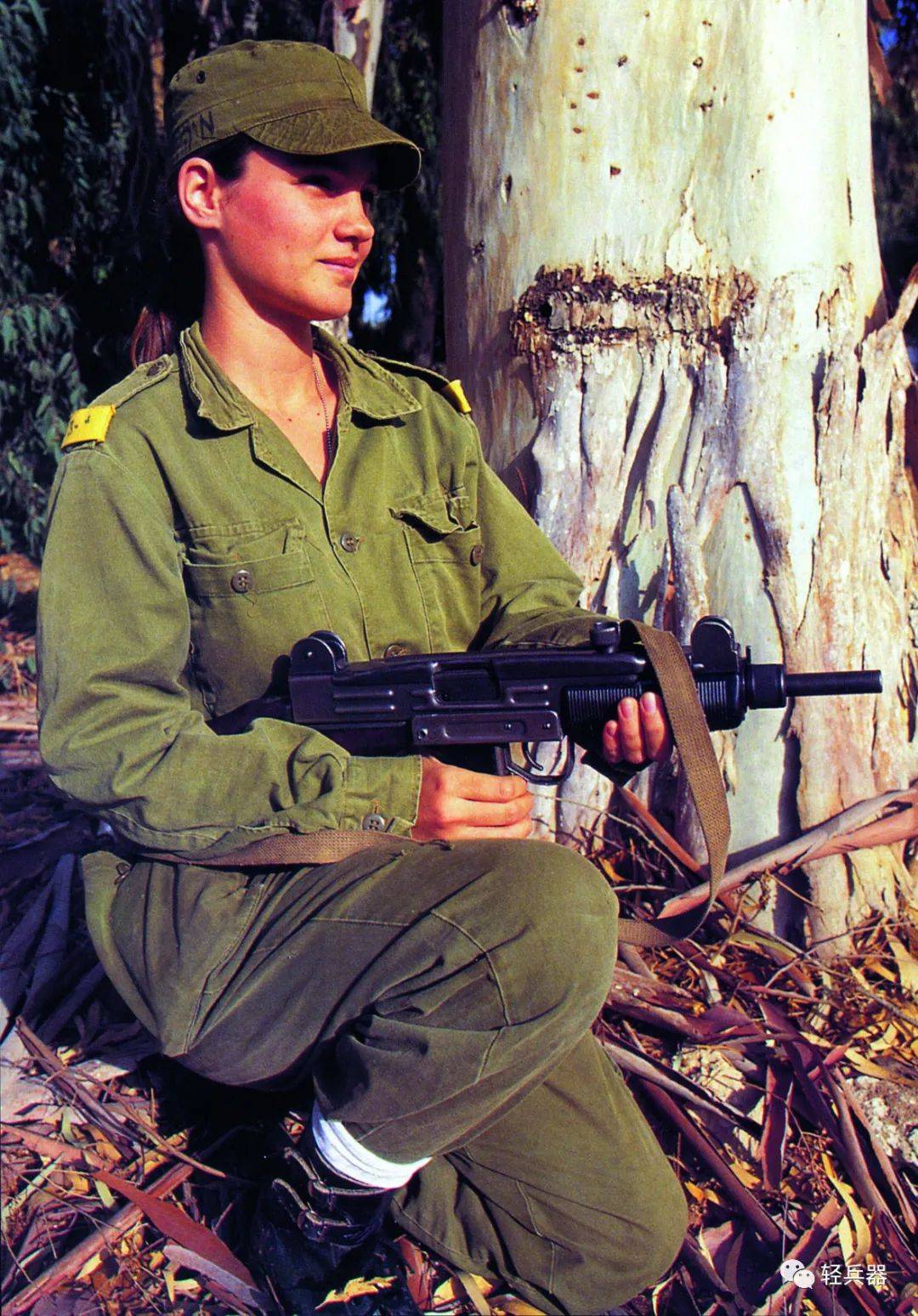 在现代冲锋枪里它能排第二吗以色列9mm乌齐冲锋枪