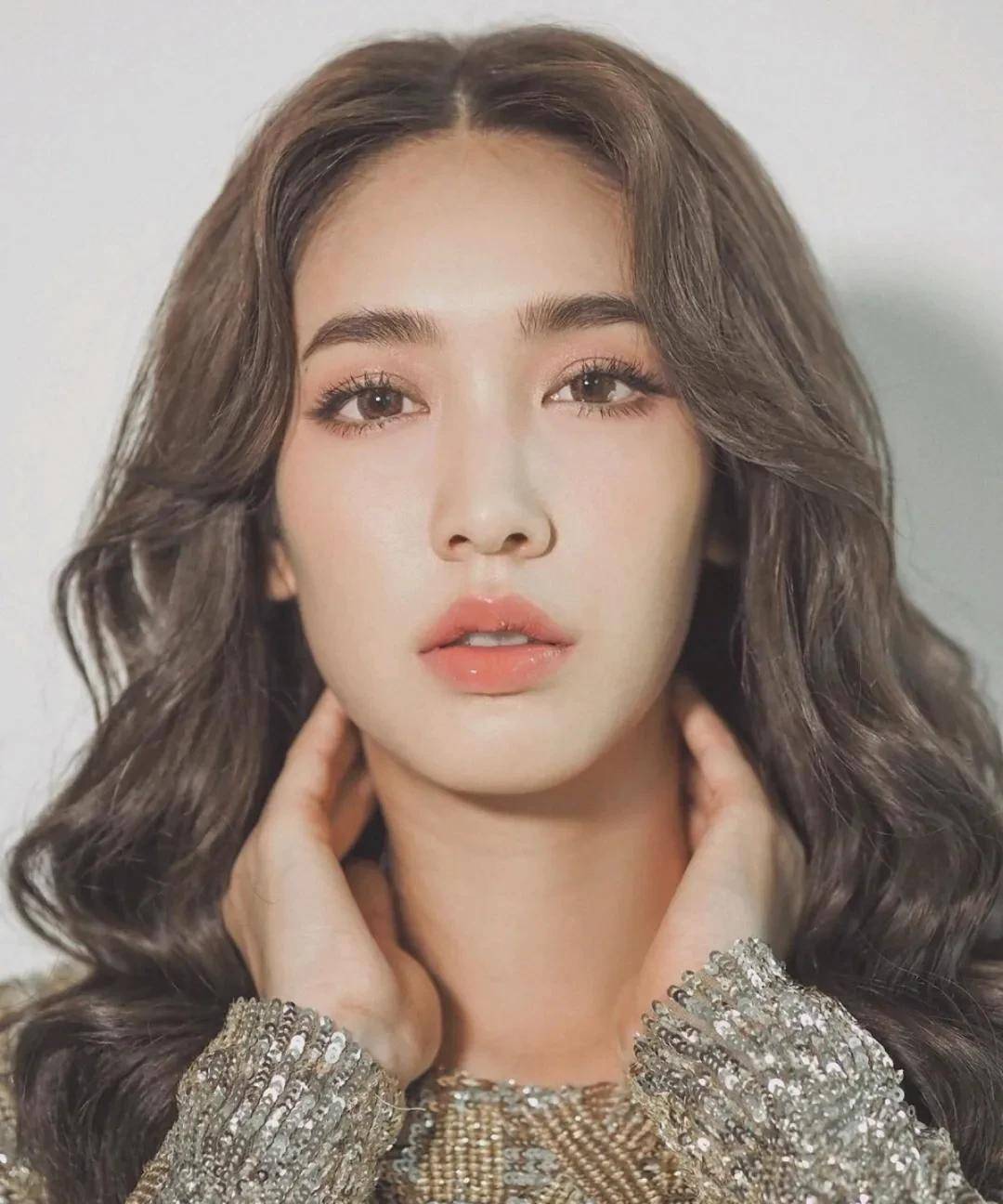 她真是集万千宠爱于一身_瓦塔那蒙迪里_皮查雅_min