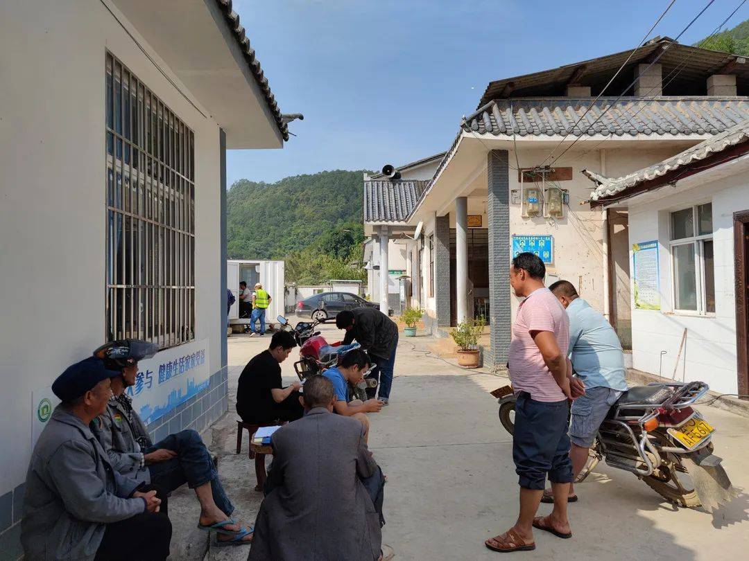 景东县电商中心"摩托车检测下乡便民服务"活动火热进行中