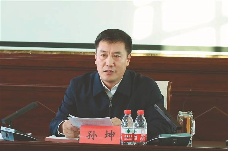 萝北县委书记孙坤优良营商环境提升美誉度竞争力