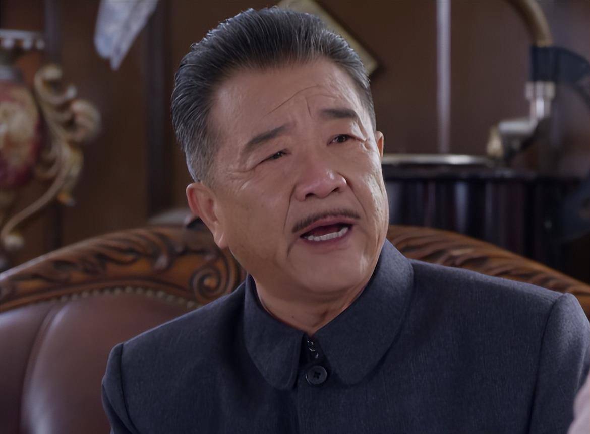 尤其是已经68岁的宁晓志,饰演整部剧最大反派,他把人物的圆滑奸诈以及