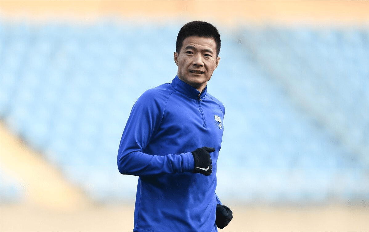 大连人新援阎相闯吕鹏接受采访全华班出战谢指导训练量不小