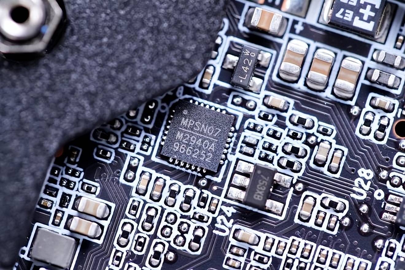 台式机12代i9 cpu!intel飞龙峡谷nuc全面拆解_gbps_芯片_性能