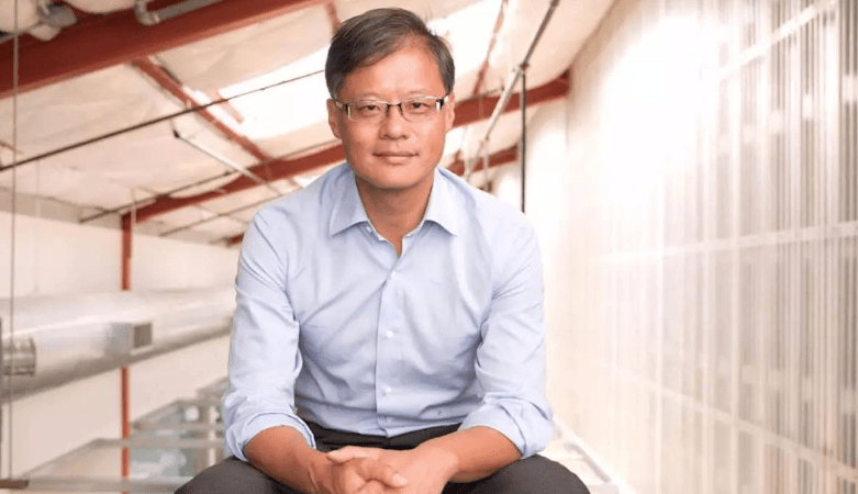 原创他放弃读博士去创业，身价超400亿，最后却把公司开垮了，为啥