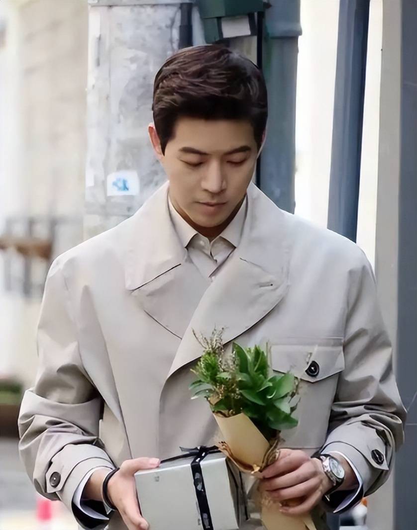 原创国民老公李尚允曾登顶gay圈人气榜首如今超四十还未婚