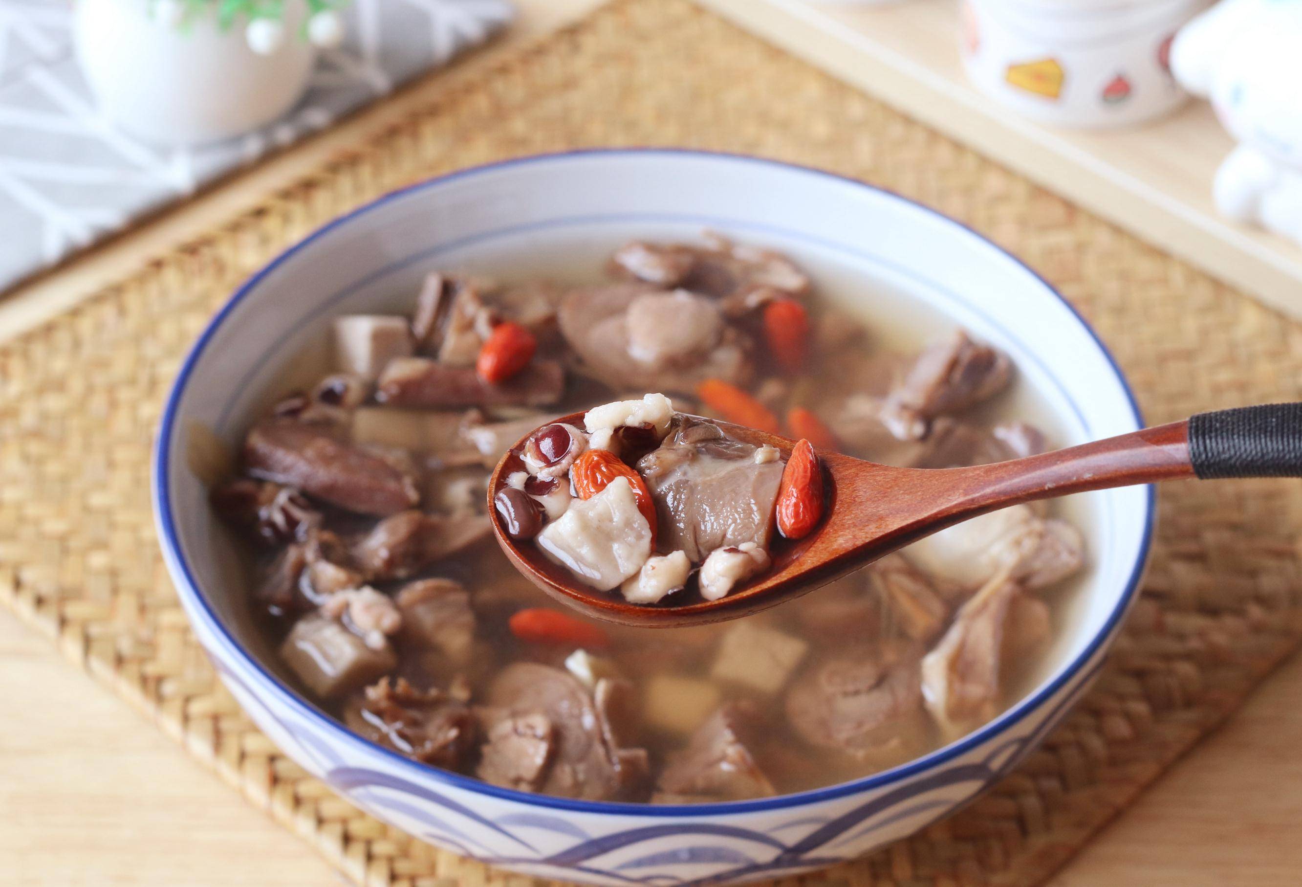 潮湿,广东人常喝这祛湿汤,清爽不油腻,早喝早受益