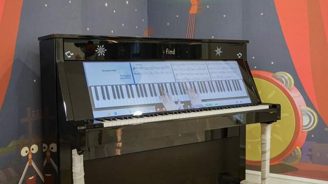 我还注意到华语乐坛中的杰出音乐人周杰伦也是find智慧钢琴的使用者