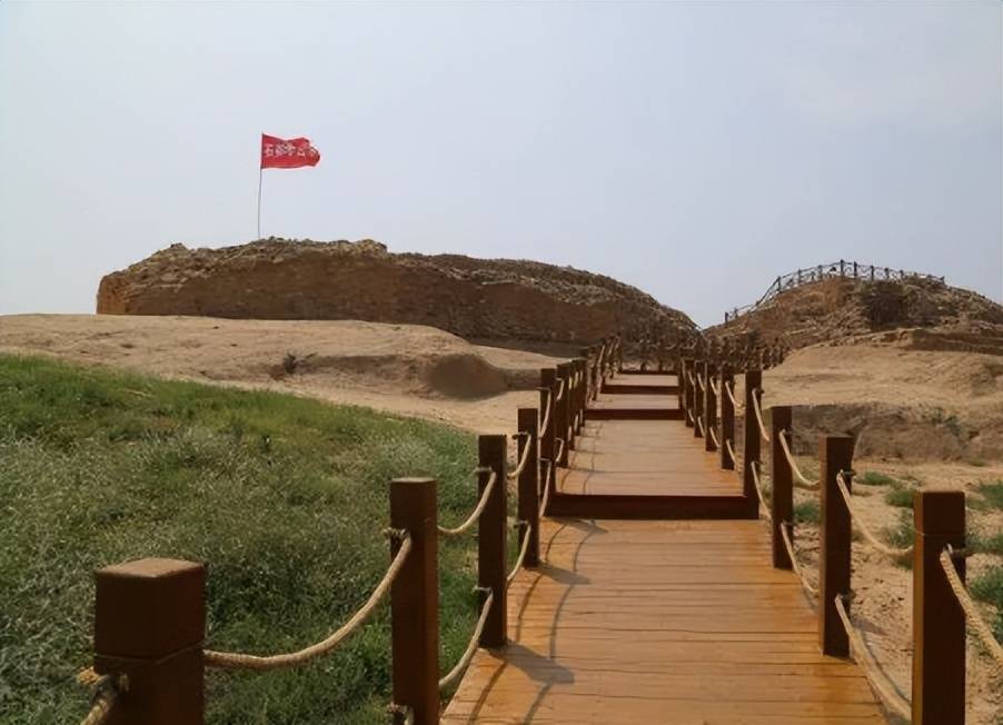 原创
石峁遗址中找到了几根朽木,专家说:这可是建筑史上重要的文物