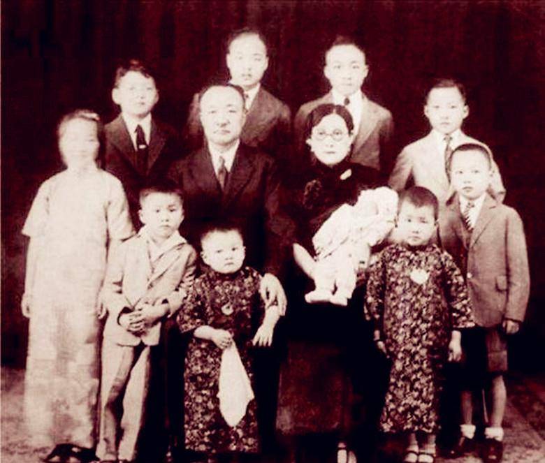 他一世英名，却因好友妻子貌美，不惜杀友夺妻，与好友娇妻生10娃_李烈钧_华世琦_龚永