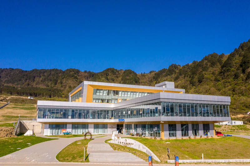 原创这个五一带你走进贡嘎雪山探索王岗坪的魅力世界
