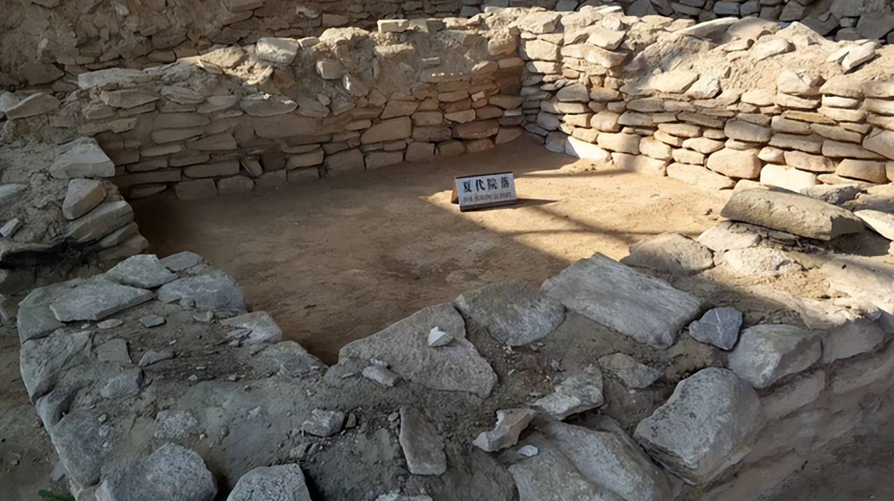 原创
石峁遗址中找到了几根朽木,专家说:这可是建筑史上重要的文物