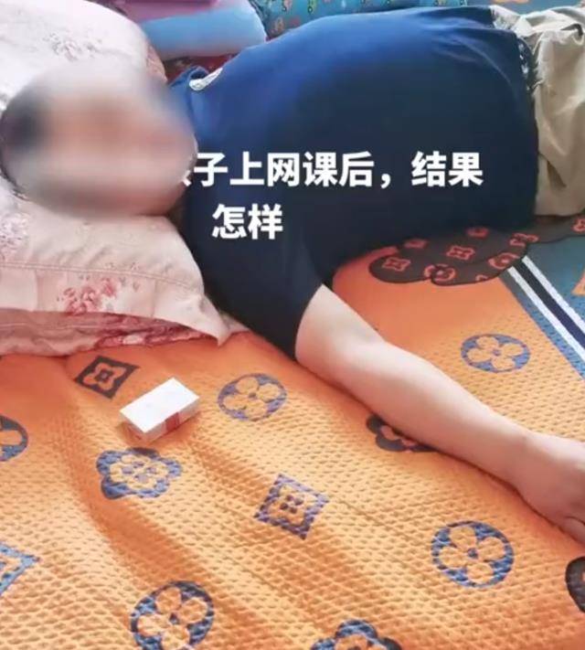 河北一爸爸监督女儿网课睡着结果鼾声惊到老师妈妈3巴掌拍醒