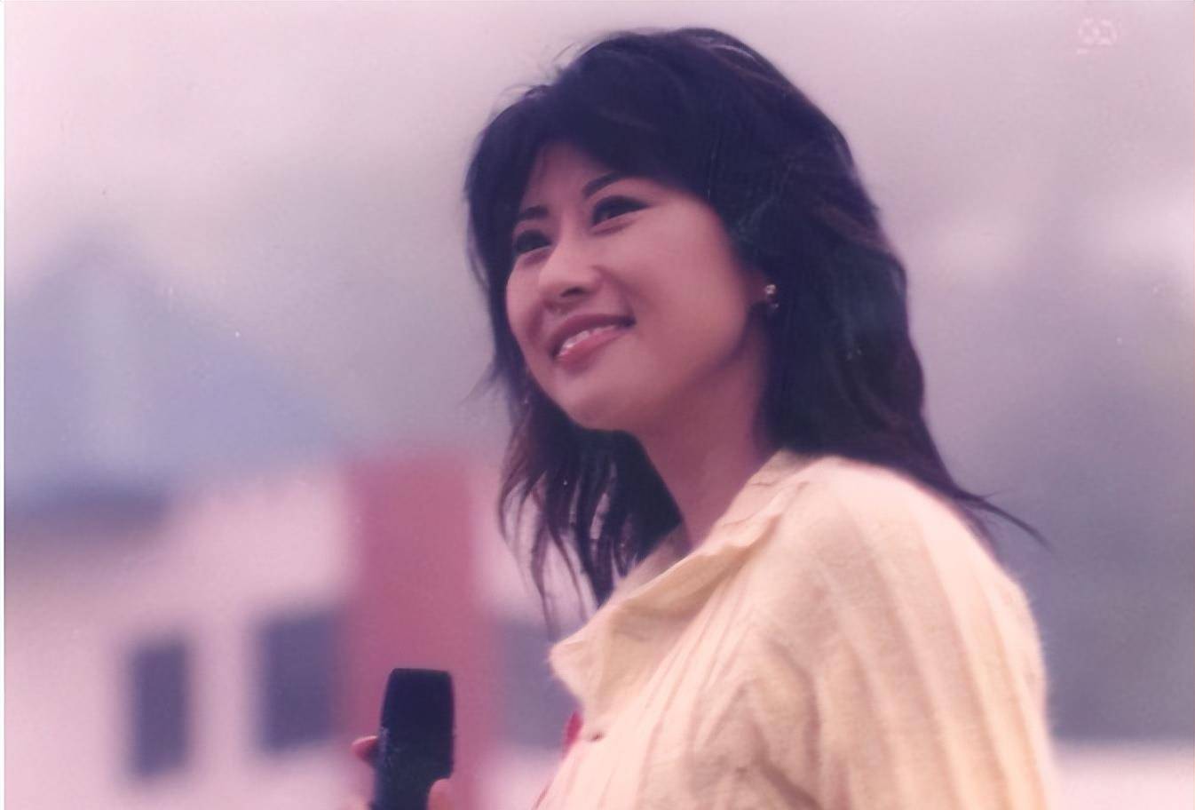 情断费翔嫁林子祥,多年后再看"歌后"叶倩文,才知她当年多厉害_香港