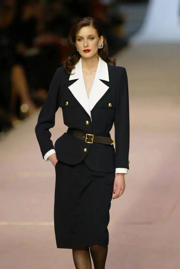 原创这4种小黑裙优雅高级经典不过时