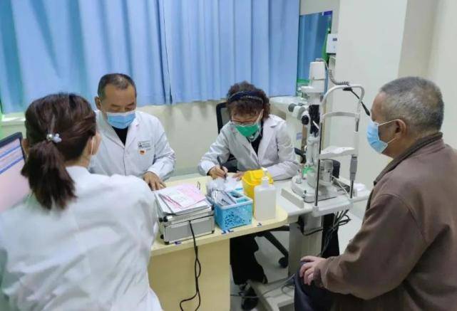 兰州爱尔眼科医院：名医走基层 巡诊服务暖人心(图5)