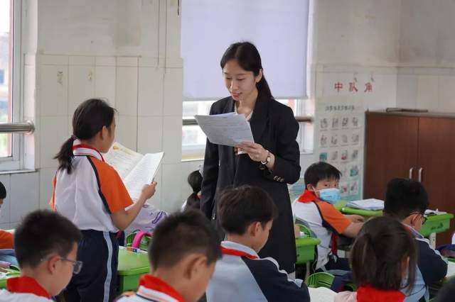 无锡市惠山区教师发展中心对洛小进行课堂教学集体调研