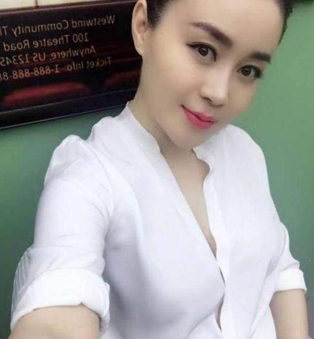 这种微微胖的身材也是最合适的,当初在看《马大帅》和《乡村爱情》的