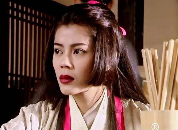 梁艺龄的任盈盈真的很有原著小说人物的神韵,洒脱又娇羞,一双水汪汪的