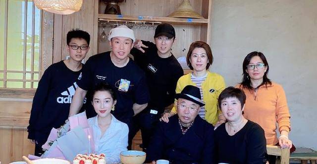 德云社又一名演员借酒浇愁,他们的压力太大了_张鹤伦_时候_岳云鹏