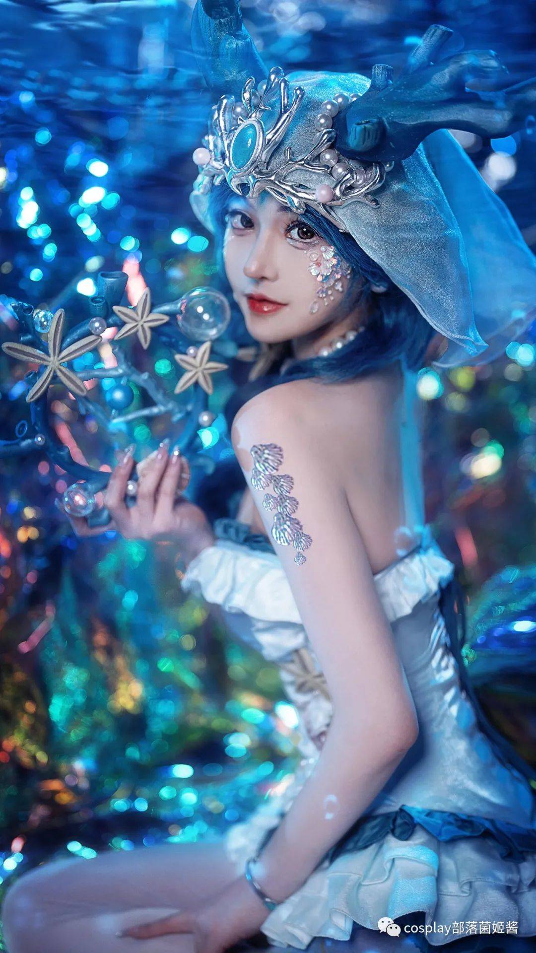 cos第五人格祭司朝圣者渔女金皮的虚影cos正片露儿