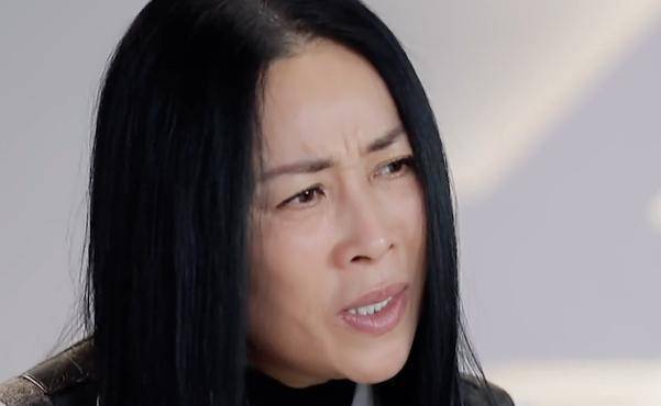 原创那英女儿为妈应援11岁穿沙滩裤亮相网友这腿被上帝吻过