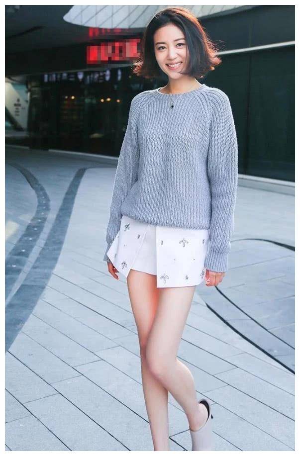 原创上帝送给李溪芮绝版腿却忘了给她小蛮腰穿百褶裙拉链都拉不上