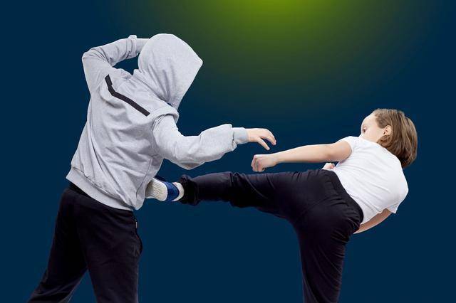 原创孩子喜欢打人怎么办了解攻击性行为父母可以这样做